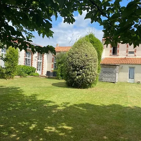 Holiday home L'ecole Du Bonheur Saint-Mathurin (Vendee)