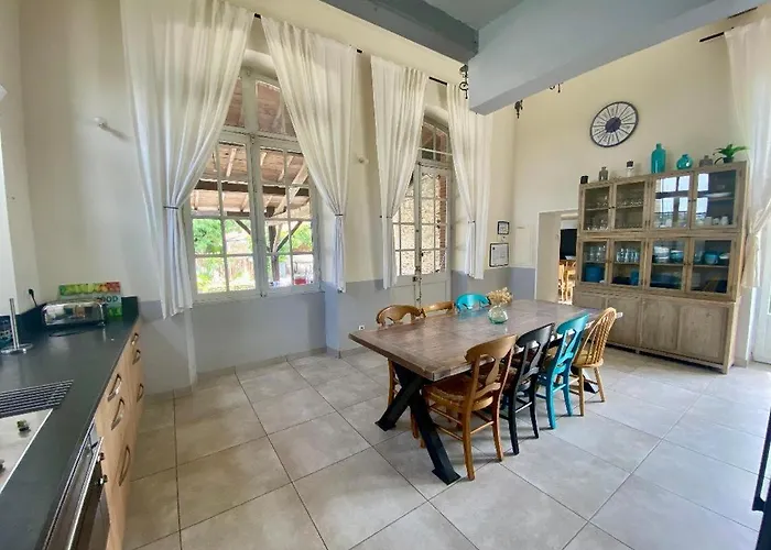 Casa de Férias L'ecole Du Bonheur Saint-Mathurin (Vendee)